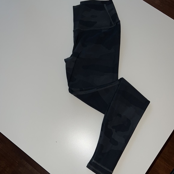 Alo Vaper High Waist Leggings - black camouflage - Picture 6 of 6